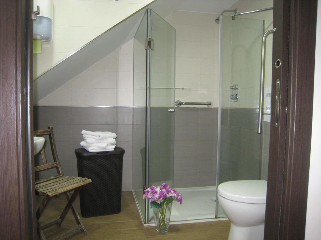 Albergue Oasis Sarria Buitenkant foto