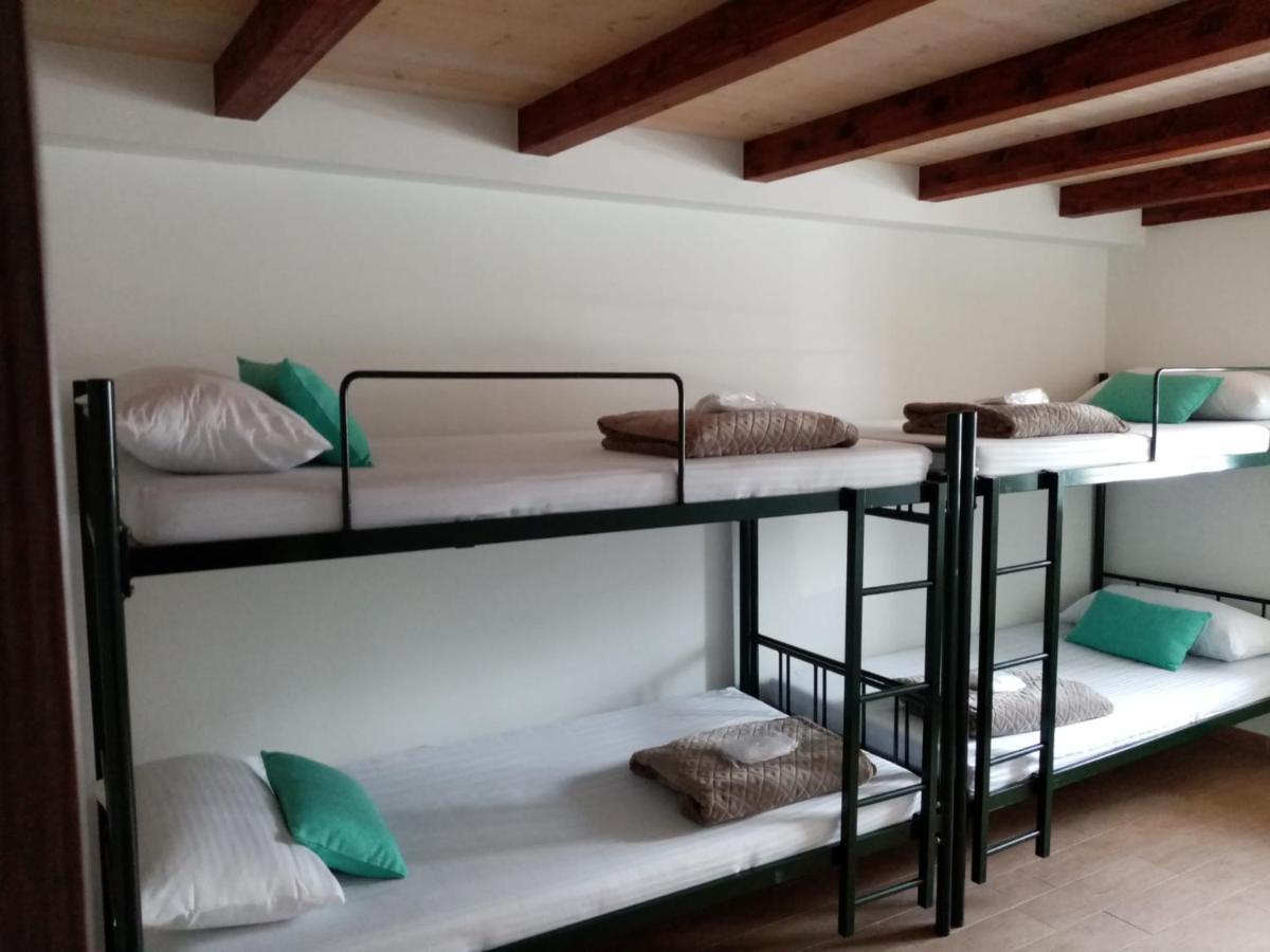 Albergue Oasis Sarria Buitenkant foto
